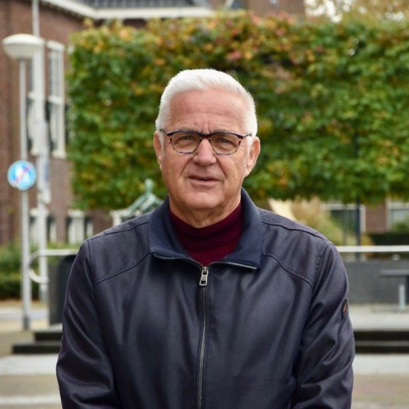 peter ffd7787b b7dc 49ac 929f 1b3e273797af
