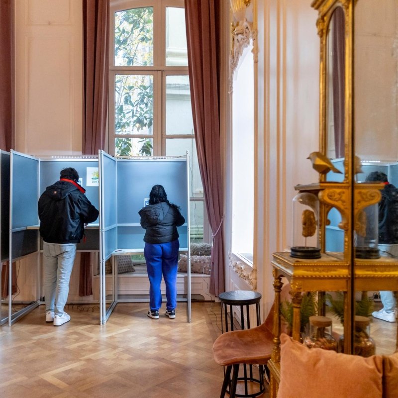 mensen die stemmen verkiezingen