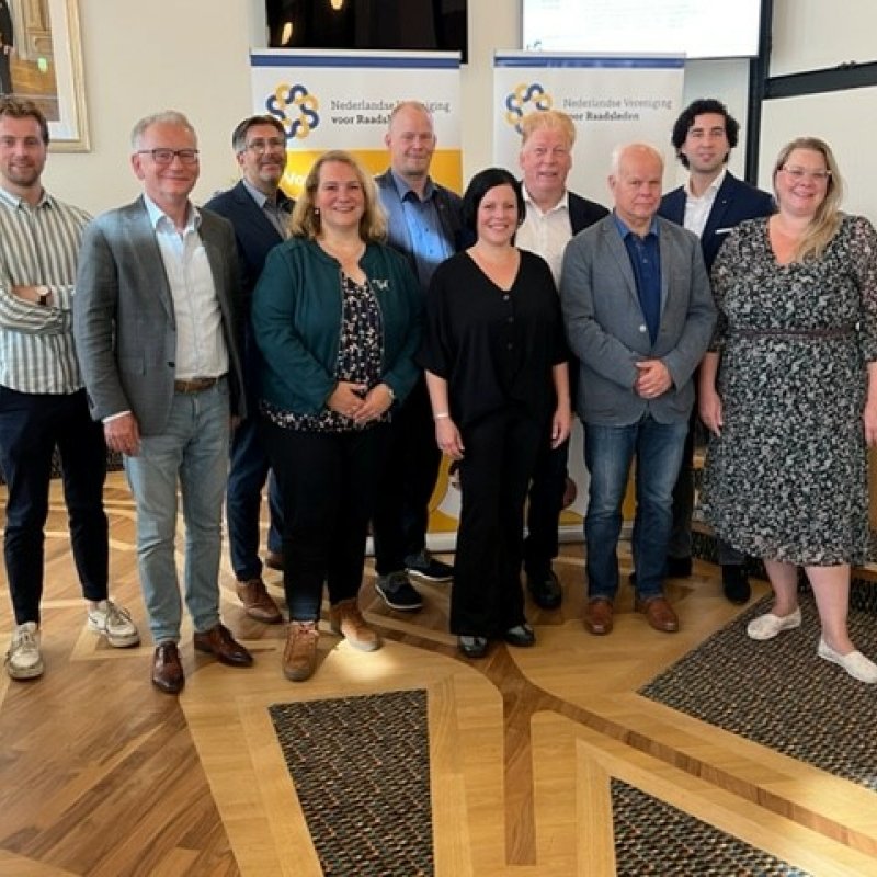 Nieuwe bestuur Nederlandse Vereniging voor Raadsleden telt dertien leden 